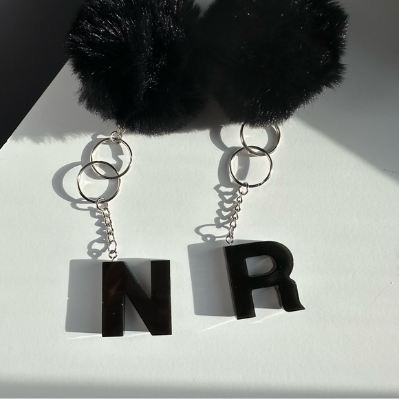 Red Lips Keychain - Picture 5 of 7